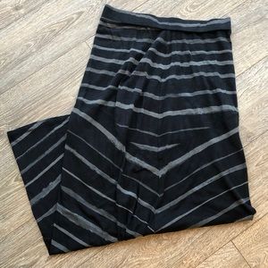 ✨Express CS Gray Black Maxi Skirt✨